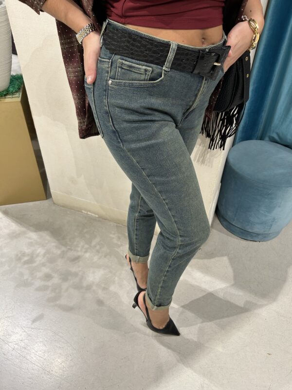 Jeans sabbiato stretto